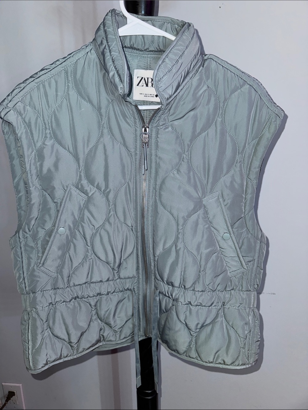 Zara Quilted Sleeveless Puffer Vest in Light Olive